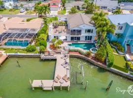 8BR w Heated Pool Waterview - Close to Beach