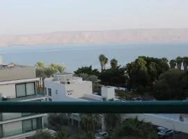 נופש אל מול הכינרת