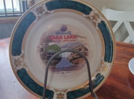 sakalaka, camera con cucina a Fort Portal