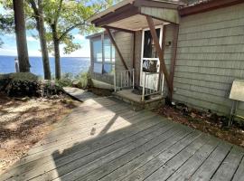 DOCKSIDE RETREAT LIMIT 14 home, hotel i North Sebago
