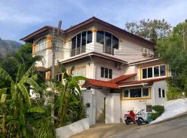 BOUTIQUE-VILLA with Suites & Rooms