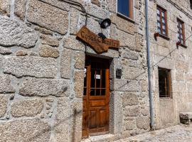 Casas do Cruzeiro, farm stay in Sabugueiro