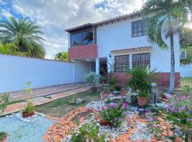 Casa Rústica con jardínes en excelente ubicación, villa in Atamo