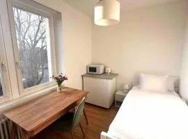 New tiny studio 2 near Uni & Hospital