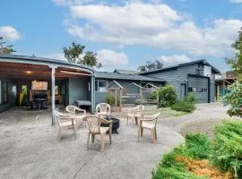 Less Than 3 Mi to UO Campus Pet-Friendly Springfield Home