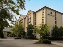 Hyatt Place Charlotte Airport/Lake Pointe、シャーロットにあるシャーロット・ダグラス国際空港 - CLTの周辺ホテル