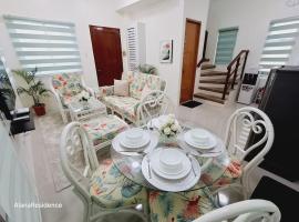 Vacation Home near Panglao Airport and White Sand Beaches, ξενοδοχείο σε Biking