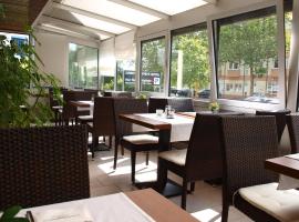 Gartenstadt Hotel โรงแรมในลุดวิกส์ฮาเฟน อัม ไรน์