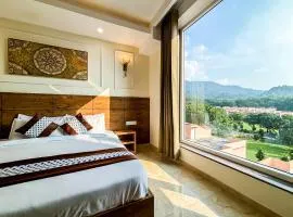 Hotel Nirvana Bliss, Behind Parmarth Niketan