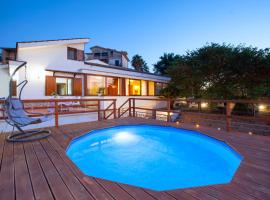 Appartamento in Villa con Terrazzo e Vista Golfo，位于马萨鲁布朗斯的酒店