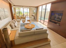 Entire 3 Bedroom Beachfront Villa Danang, hotel in Da Nang