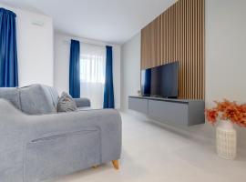 Wave Crest Holiday Apartments, apartment in St Paul's Bay