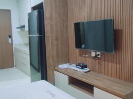 Cozy & Compact Studio - BResidences BSD, hotel v destinaci Tjilandak
