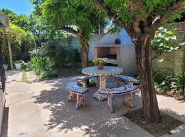 Las Violetas, hotel in Lobos