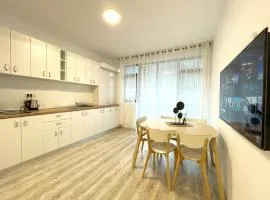 Riverside Lindas Apartment close to Kalinderu