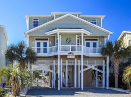 Charming Canal Home with Private Heated Pool and Boat Lift, hotel en Ocean Isle Beach