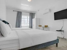 South Beach Chic Studio Retreat sleeps 4