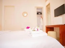 Nayah Stays, Ancient Sands Luxurious Pool Terrace Apartment