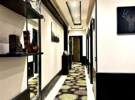 Royal apartment for family rent, 6 October
