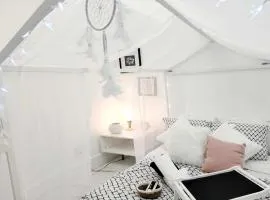 Lovely Cozy Room! with Attached Private Bath in the Heart of Vancouver! Private Parking & Self Check-in!