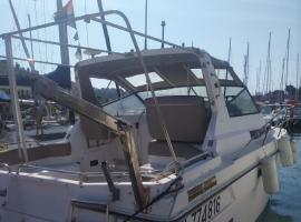 Ta&icirc;aut, alojamiento en un barco en La Seyne-sur-Mer