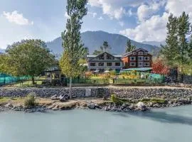 Hotel River View Resort