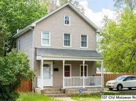 107 Quaint Renovated Single Family 3 Bdrm House