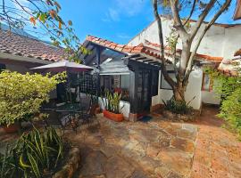 Casita Artemisa - Tiny House Romántica y Mágica, hotel Villa de Leyvában