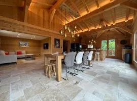 Grand chalet 5 chambres, calme, proche commerces, babyfoot, appareils raclette et fondue - FR-1-624-165