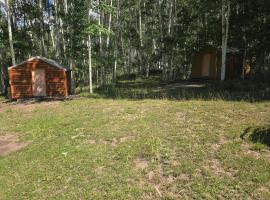 Sleeping log Cabin West roughing it easy、Verdureのホテル