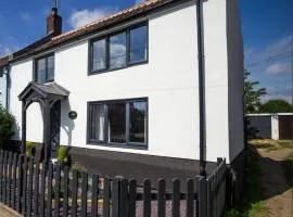 Stunning Cottage With A Private Hot Tub And Sauna In Norfolk Ref 99003Ac