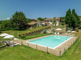 Agriturismo Podere Pietraluna, serviced apartment in Città di Castello