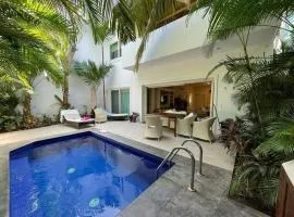 Casa de lujo con alberca y playa privada