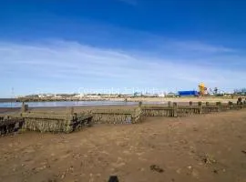 Modern 4 Berth Lodge With Decking At Manor Park In Hunstanton Ref 23024W