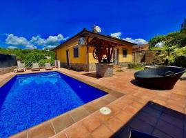 Maravillosa villa con piscina y barbacoa, hotel di Puigventos