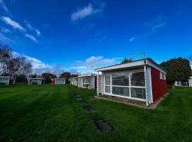 Lovely 4 Berth Chalet In The Coastal Village Of Heacham, Ref 92018Cs