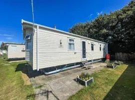 Dog Friendly 8 Berth Caravan At Dovercourt Holiday Park In Essex Ref 44504P