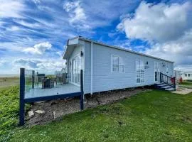 Modern Caravan With Beautiful Seaviews In Suffolk! Ref 90023Sv