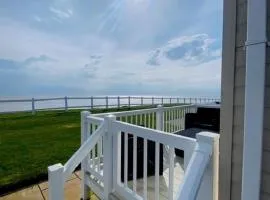 Gorgeous 7 Berth Caravan With Decking And Full Seaviews At Hopton Ref 80053S