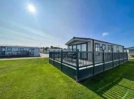 Stunning Lodge Full Sea Views At Broadland Sands In Suffolk Ref 20089Bs