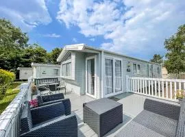 Beautiful 6 Berth Caravan At Southview Holiday Park In Skegness Ref 33031S
