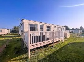 6 Berth Caravan For Hire By The Beach In Heacham, Norfolk Ref 21038C