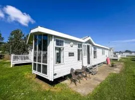 Great 6 Berth Caravan By The Beach At California Cliffs In Scratby Ref 50010L
