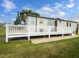 Beautiful 8 Berth Caravan For Hire At Seashore Haven Park In Norfolk Ref 22039C