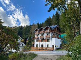 Dom na Skale, hotel with hot tubs in Krynica Zdrój