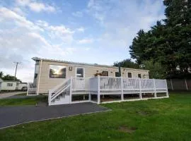 8 Berth Caravan At Orchards Haven In Clacton-On-Sea, Essex Ref 15007O