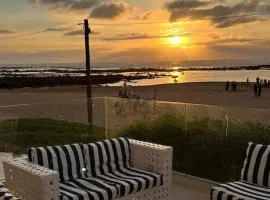 Beachfront Escape - Panoramic View and Spacious Terrace