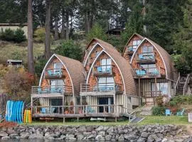 Jade Resort-Oceanfront Suites in Gowlland Harbour