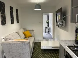 The Holloway Haven - 1 Bedroom Apartment - Private Access & Parking - Prime Location Near Oxford City Centre