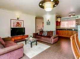 Lake Victoria Residence - 2 BR Spacious, Garden Apt, 10 mins to Entebbe Airport
